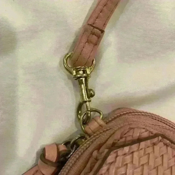 Bueno‎ Crossbody Bag - Picture 7 of 9